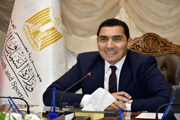 وزير الرياضة يهنئ منتخب التجديف لحصوله على 8 ميداليات في البطولة الأفريقية