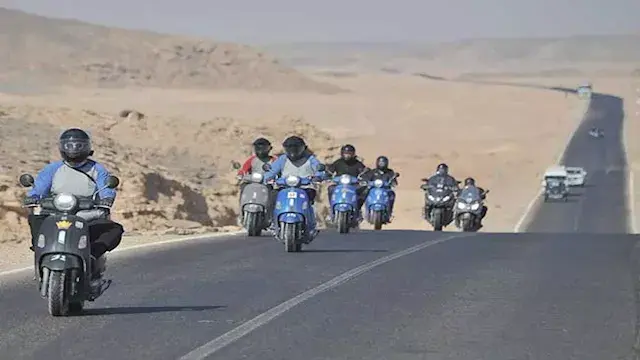 رالي تحدي عبور مصر يصل واحة الخارجة بالوادي الجديد -صور