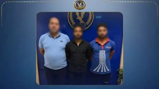 بـ السلاح الأبيض والعصا الخشبي...