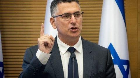 إسرائيل تتوعد بريطانيا بالرد على العقوبات وتقرر إغلاق قنصليتها في القدس المحتلة