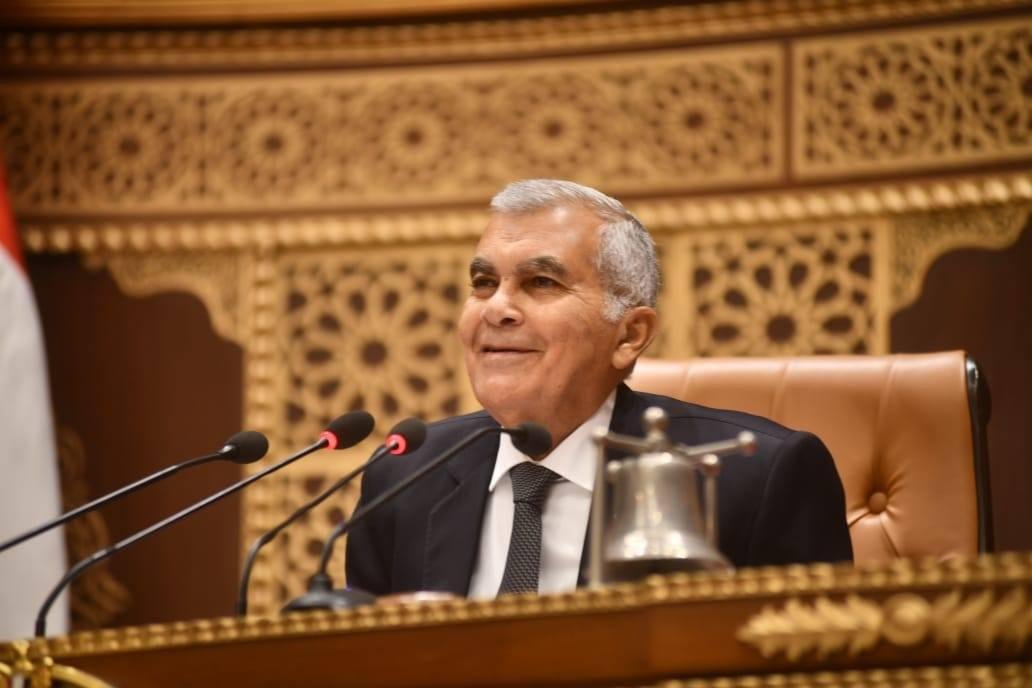 رئيس مجلس الشيوخ يُخطر رئيس حزب الوفد باختيار ياسر قورة نائبا لرئيس الهيئة البرلمانية للحزب