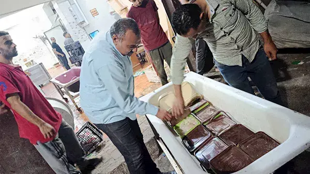 ألوان محظورة ومواد مجهولة المص...