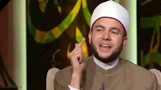 أستاذ بالأزهر يوضح دور الأسرة في حماية الأبناء من مخاطر الهواتف والتطبيقات