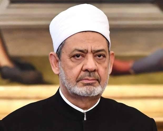 شيخ الأزهر يعزي إسبانيا في ضحايا حادث تصادم القطارين