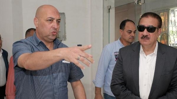 وضع اللمسات النهائية للمبنى المؤقت لسداد اشتراكات التأمين الصحي الشامل بمناخ بورسعيد