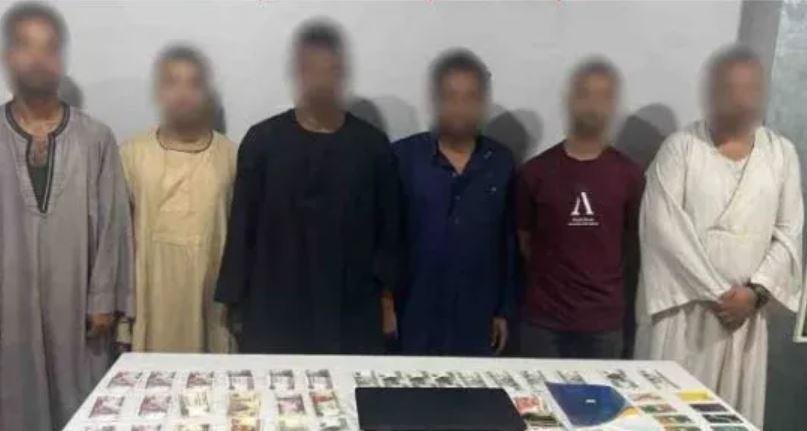 القبض على 6 أشخاص كونوا تشكيلا...