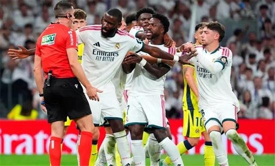 بعد الطرد وإلغاء الهدف.. فينيسيوس يعتذر لجماهير ريال مدريد