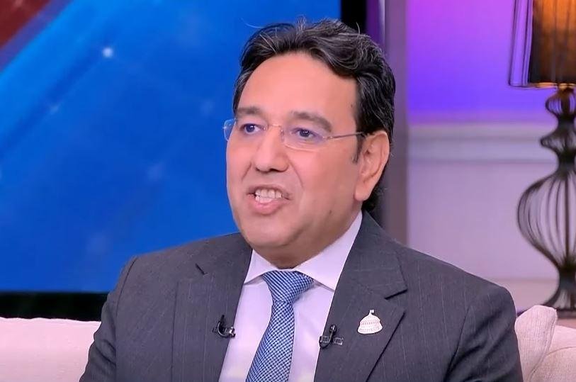 النائب أيمن محسب يطالب التنمية المحلية بحصر السيارات المهملة وتسجيل بياناتها بالمرور