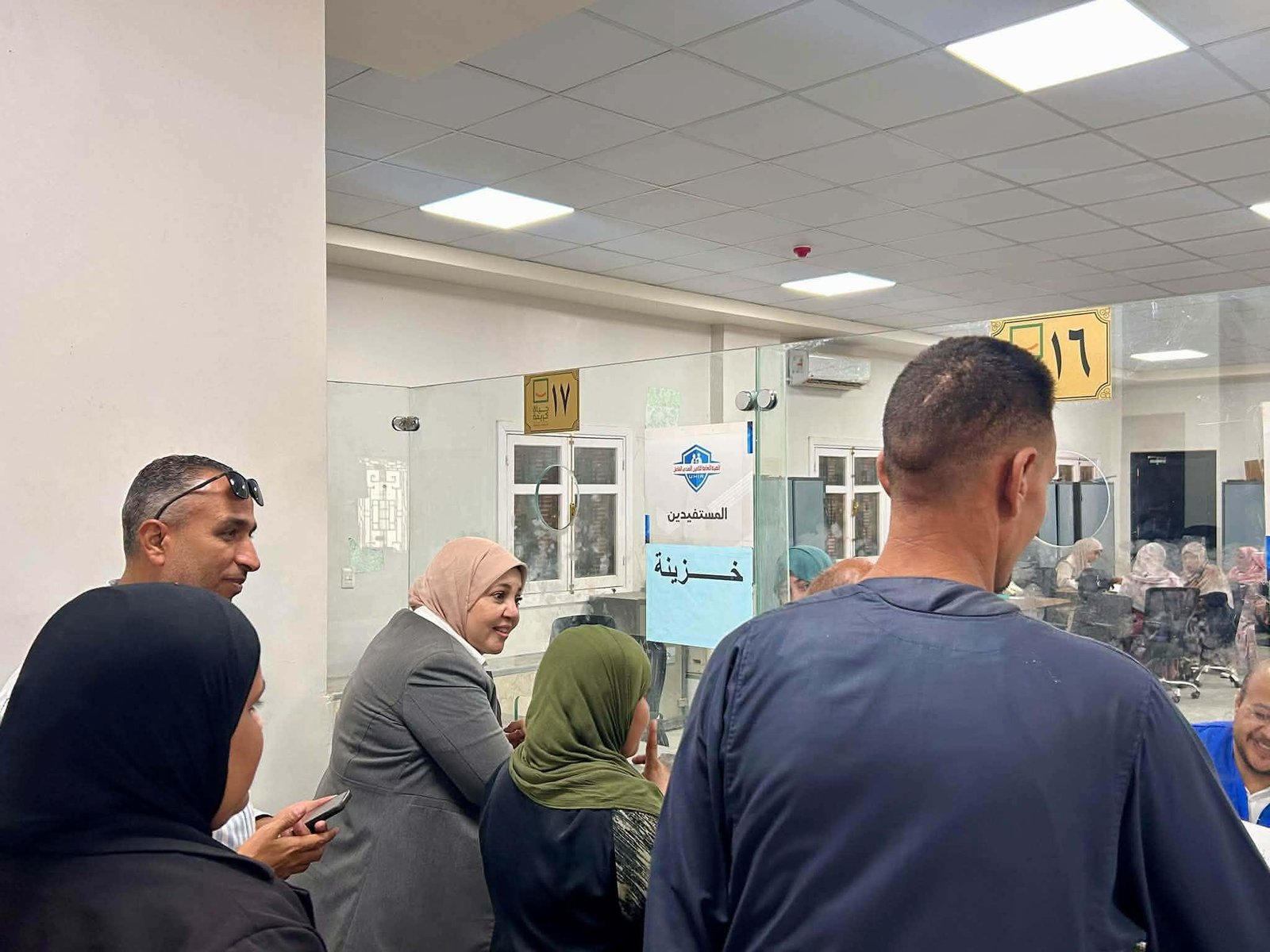 مدير التأمين الصحي الشامل في الأقصر تتابع الخدمات بالمراكز التكنولوجية
