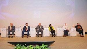 وزير الاتصالات الأسبق: الذكاء الاصطناعي أصبح نظام التشغيل العالمي للصناعات المستقبلية