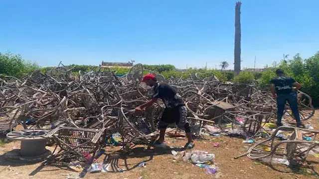 "تحجب رؤية البحر".. رفع إشغالا...