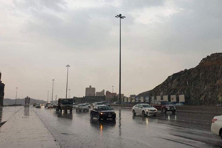 فيديو.. الأرصاد تحذر من أمطار رعدية ببعض المناطق الخميس المقبل