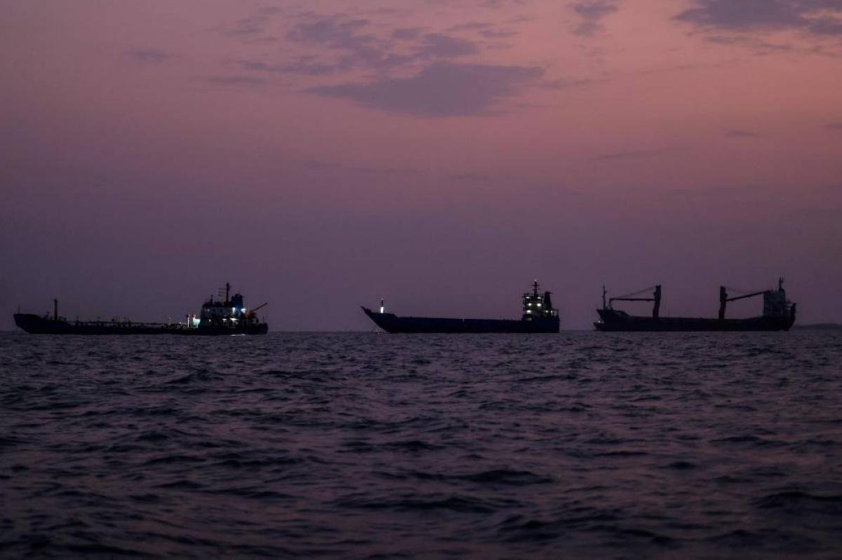 Iran's Hormuz leverage wanes a...