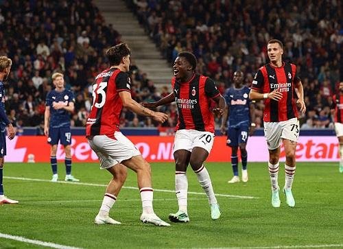 ميلان يستعيد توازنه في الدوري الأوروبي بفوز كبير على حساب سالزبورج