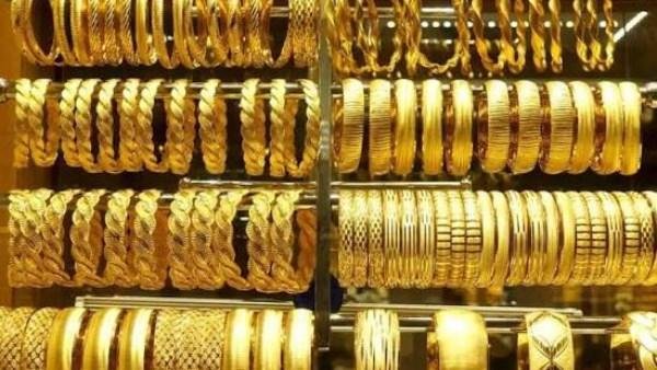 مفاجأة.. الدولار يضرب الذهب بقوة والأوقية تهبط إلى 4329 دولارا