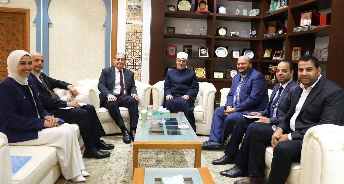 المفتي يبحث مع مساعد وزير الخارجية للعلاقات الثقافية آفاق التعاون