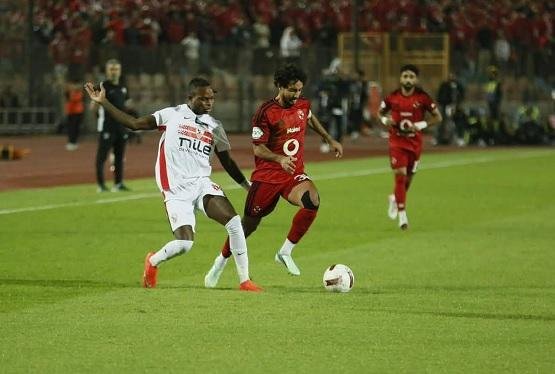 الأهلي يتقدم على الزمالك بهدف في الشوط الأول للقمة