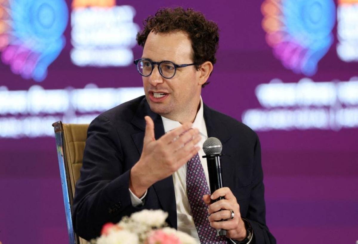 Anthropic boss calls on firms...