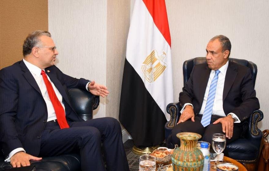 وزير الخارجية يبحث مع مسعد بولس تطورات الأوضاع في ليبيا والسودان واليمن