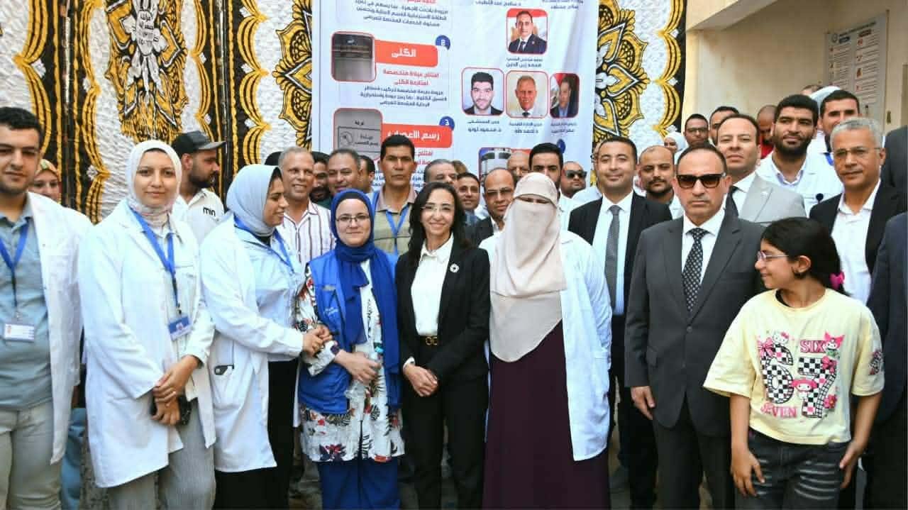 ضمن الاحتفالات بالعيد القومي.. محافظ البحيرة تفتتح أقساما وعيادات مطورة بمستشفى إدكو