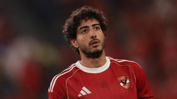 محمد هاني مهدد بفقدان مكانه في الأهلي بعد تألق أكرم توفيق وكريم فؤاد