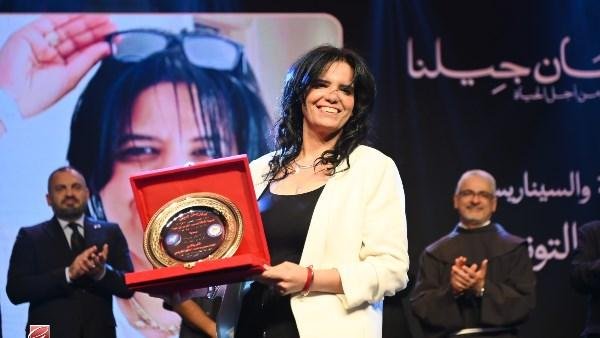 أماني التونسي بعد تكريمها من المركز الكاثوليكي المصري للسينما: شكراً للأب بطرس دانيال