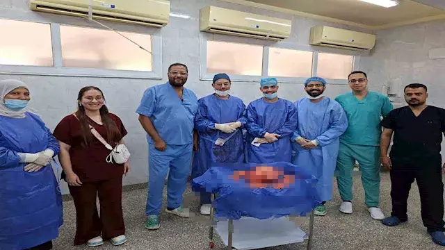 استئصال ورم يزن 10 كيلو من بطن...