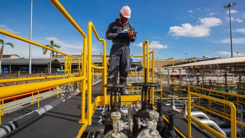 سنغافورة: خفض إمدادات الغاز الإندونيسي لن يتجاوز 2% من الطلب اليومي