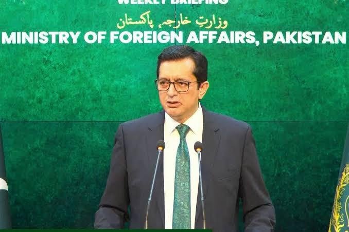 باكستان تدين استهداف مطار الملك خالد بالرياض
