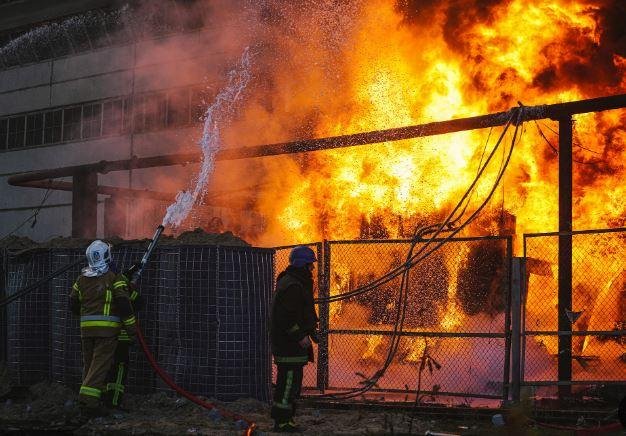 الخارجية الليبية تستنكر استهداف المطارات ومنشآت الطاقة في السعودية