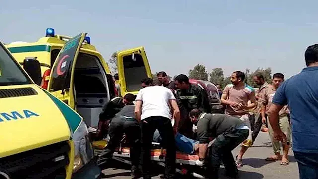 مصرع 13 وإصابة 18.. الصور الأولى لحادث طريق أسيوط الغربي المروع
