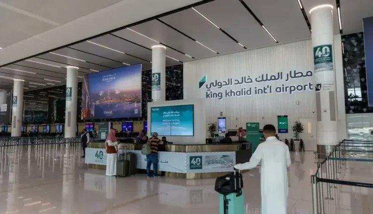 السعودية: تمديد تعليق العمليات بمطار الرياض لاستكمال التحقق من سلامة مرافقه