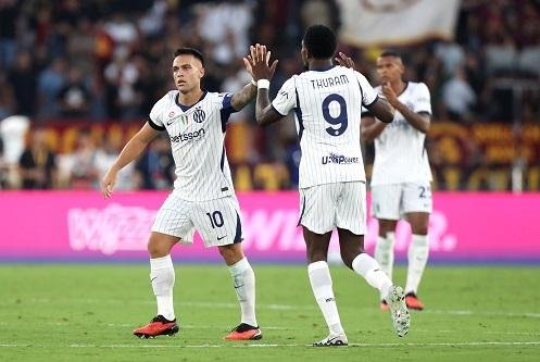بأقدام لاوتارو.. إنتر يعود أمام روما بتعادل مثير في قمة الدوري الإيطالي