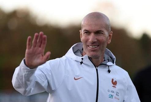 ليكيب تكشف راتب زيدان مع منتخب فرنسا وتفاصيل عقده الجديد