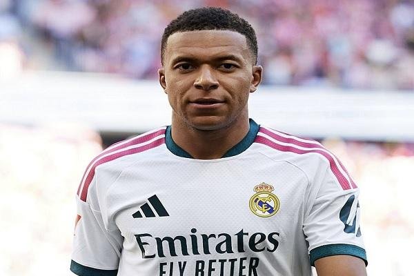 مبابي يدرس الرحيل عن ريال مدريد في الصيف المقبل