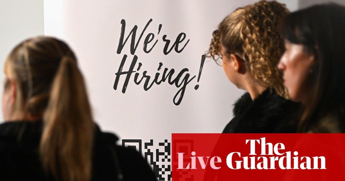 UK companies keep shedding sta...