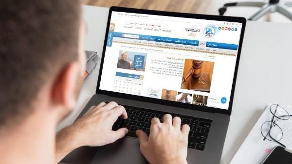 ما حكم الضغط على مشاركة دون تحقق على السوشيال؟.. أمين الفتوى يجيب