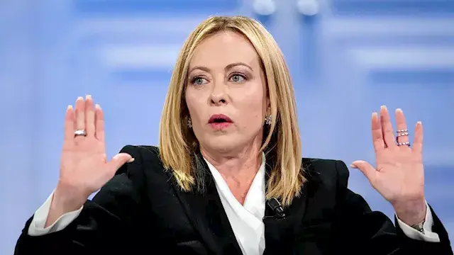 ميلوني تثير جدلًا في إيطاليا بعد غيابها عن الأمم المتحدة وحضورها أسبوع الموضة