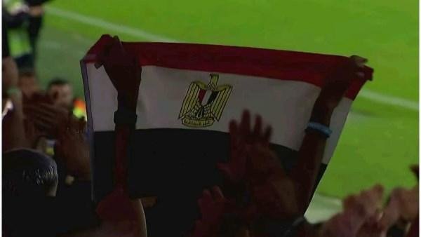علم مصر يظهر في احتفالات جماهير طرابزون بعد اكتساح جالطة سراي .. صور