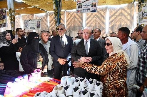 محافظ الفيوم يتفقد مبادرة فيوم الخير بمنشأة سكران ويوجه بتحسين ضغوط المياه