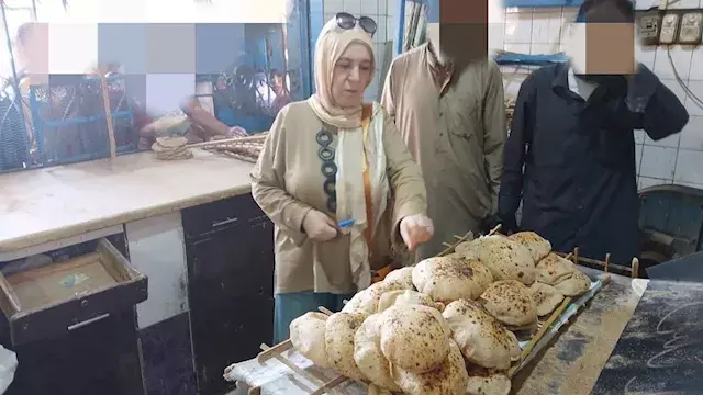 ضبط مخبزين بتهمة التصرف في 5 أ...