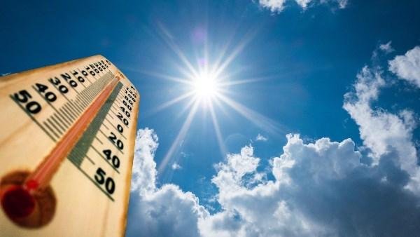 طقس اليوم الأحد.. أجواء حارة رطبة وشبورة وأمطار خفيفة بهذه المناطق