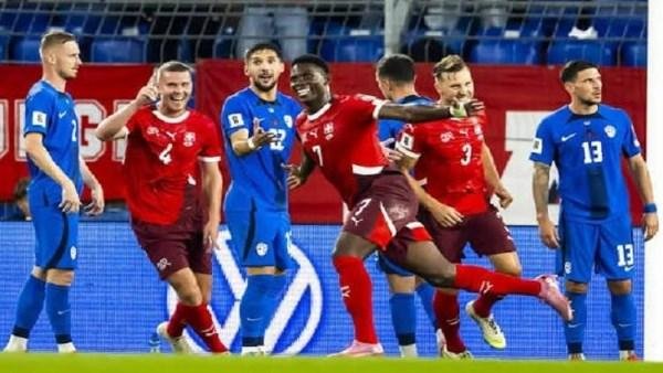 منتخب سويسرا يقلب الطاولة على سلوفينيا ويواصل التحليق بالعلامة الكاملة