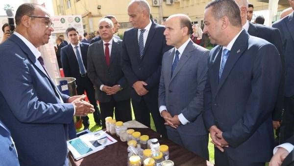 محافظو الغربية والمنوفية وكفر الشيخ يتفقدون معرض 40 مشروعًا فائزًا بمبادرة المشروعات الخضراء الذكية