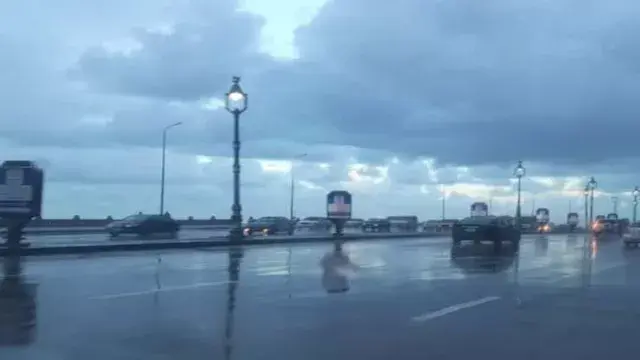 أمطار غزيرة ورعدية تقترب من مطروح.. تحذير من البرق والرياح