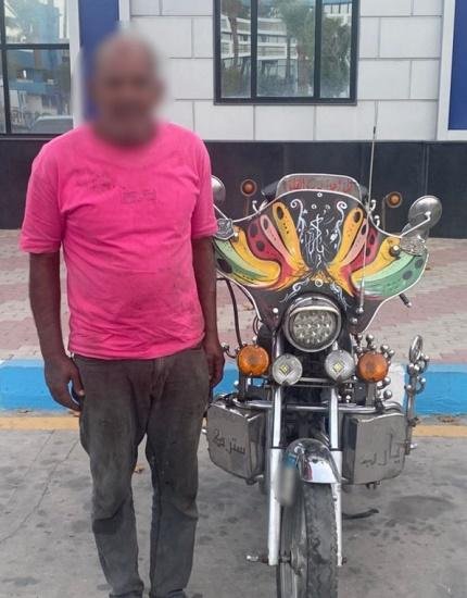 ضبط متهم بقيادة دراجة نارية بر...