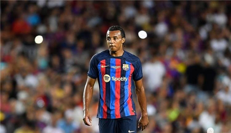 جول كوندي يحسم موقفه من الرحيل عن برشلونة في يناير