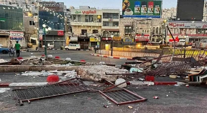 الجيش الإسرائيلي يهدم نُصُبا للشهداء ويفرض حظر تجول في نابلس