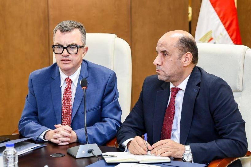 العمل والتخطيط تتفقان على دمج...