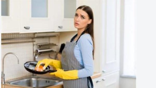 مش هتصدق.. ماذا يحدث للنساء عند الوقوف لساعات طويلة في المطبخ؟